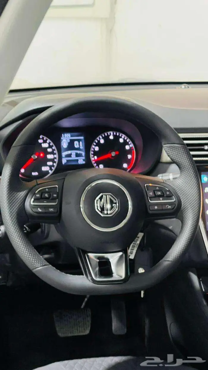 ام جي5 2025 ستاندر 9