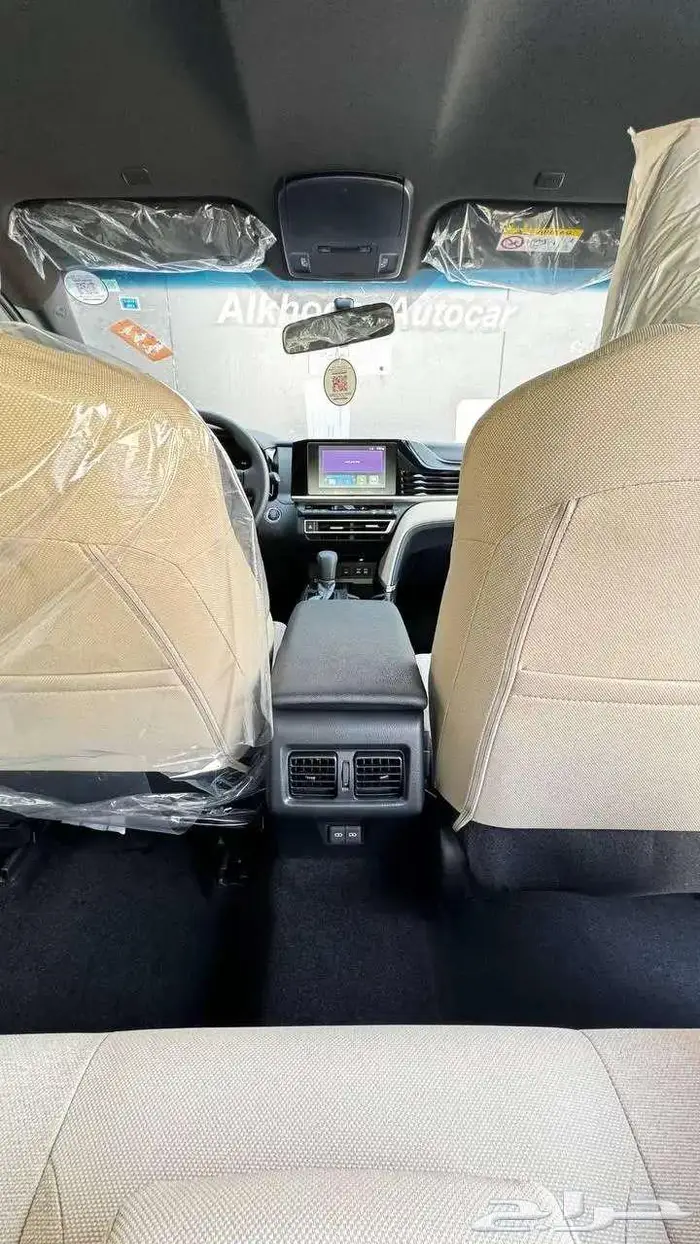 تويوتا كامري E بنزين 2025 لدى الخضر للسيارات 9