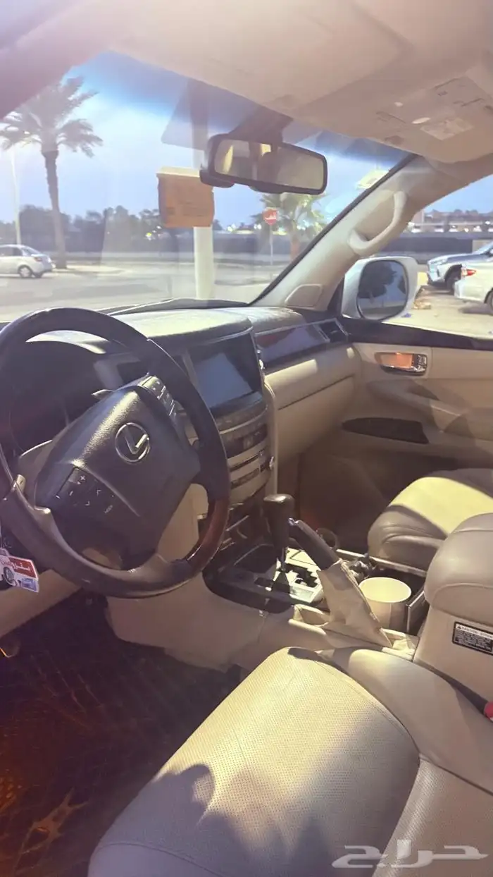 للبيع جيب لكزس LX 570   فل كامل 2015 10