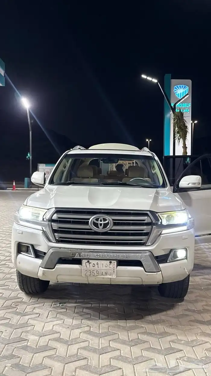 لاند كروزر 2016 للبيع 50