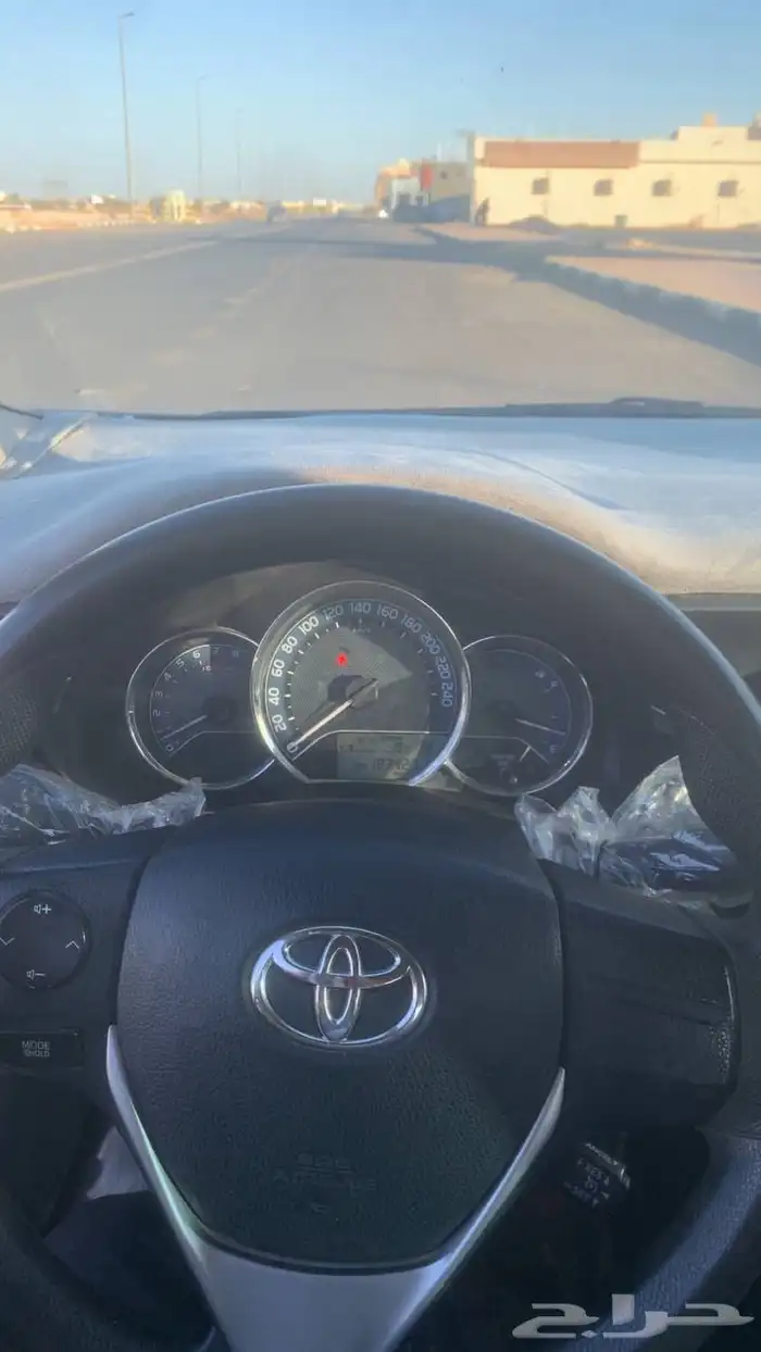 كورلا 2015 نظيفه ممشى 183000 6