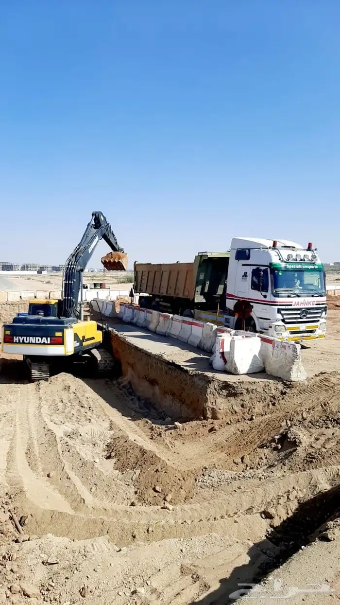 تأجير معدات ثقيله  تريله 2006بكلينات هونداي  دوسان مقاس 220 4