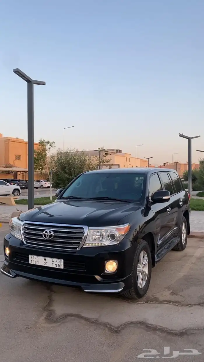 جيب لاندكروزر VXR 5.7 4