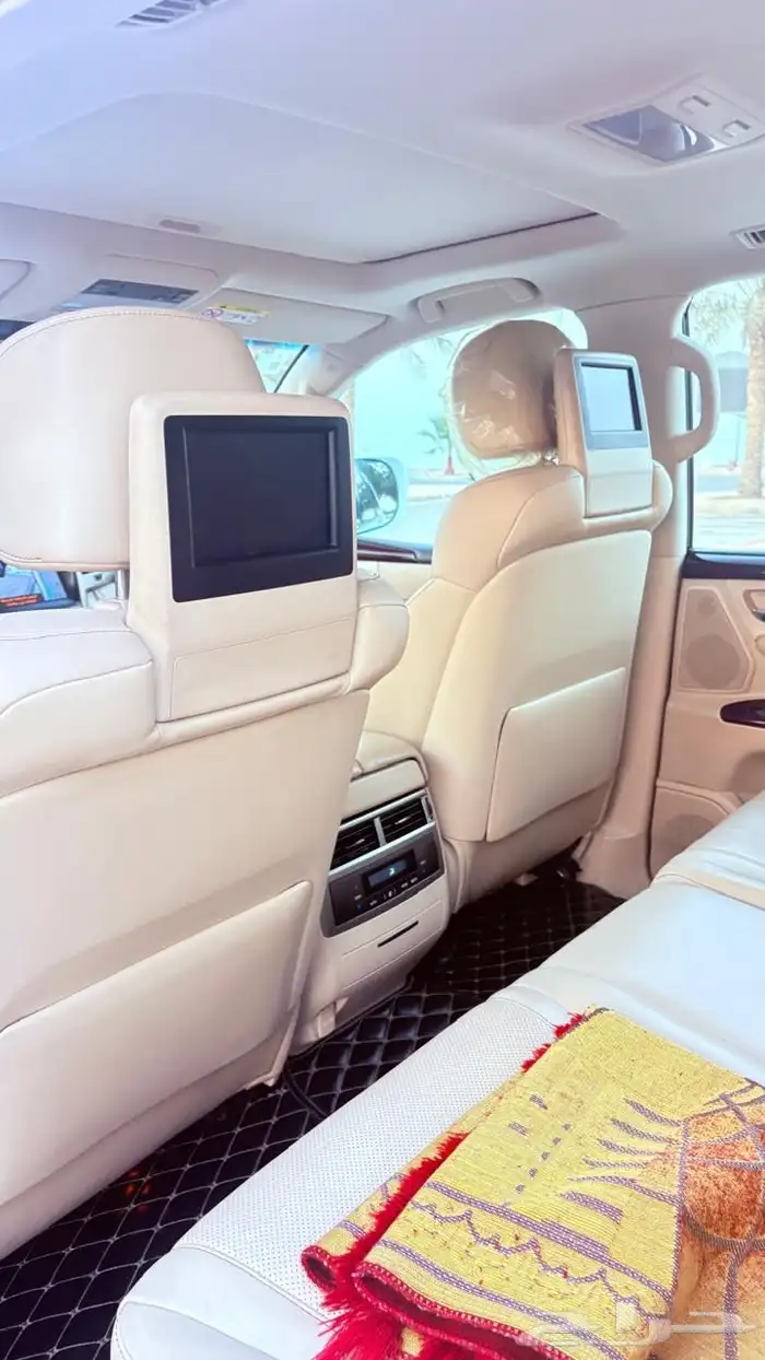 للبيع جيب لكزس LX 570   فل كامل 2015 6