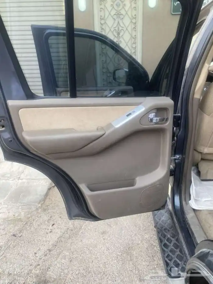 نيسان بافندر الموديل 2010 10