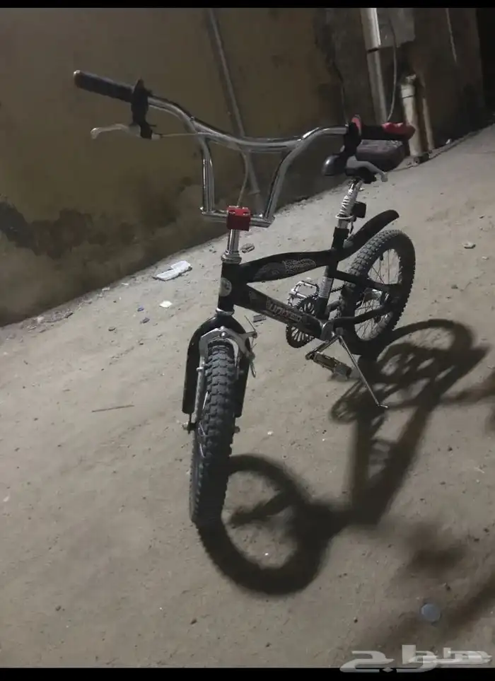 سيكل كوبرا اسود شبه الجديد بس فيه شي الفرامل الي علا ايمين 0