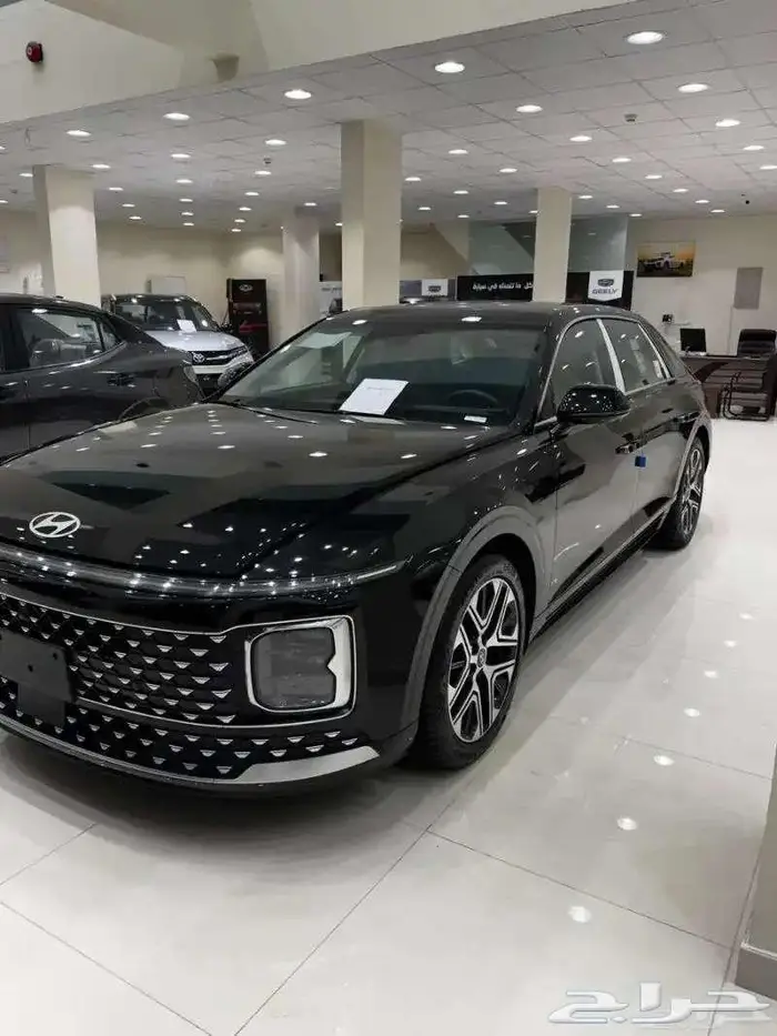 ازيرا كلاسيك 2026 اسود و 2025 رمادي 0