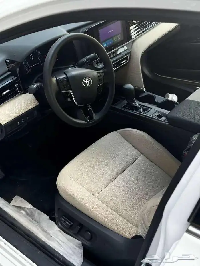 تويوتا كامري E بنزين 2025 لدى الخضر للسيارات 7