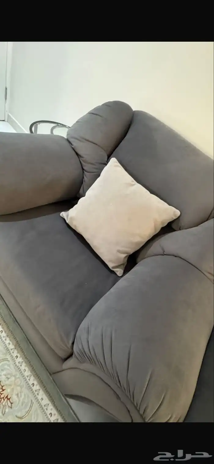 كنب للبيع مع طاولات خدمه. 3