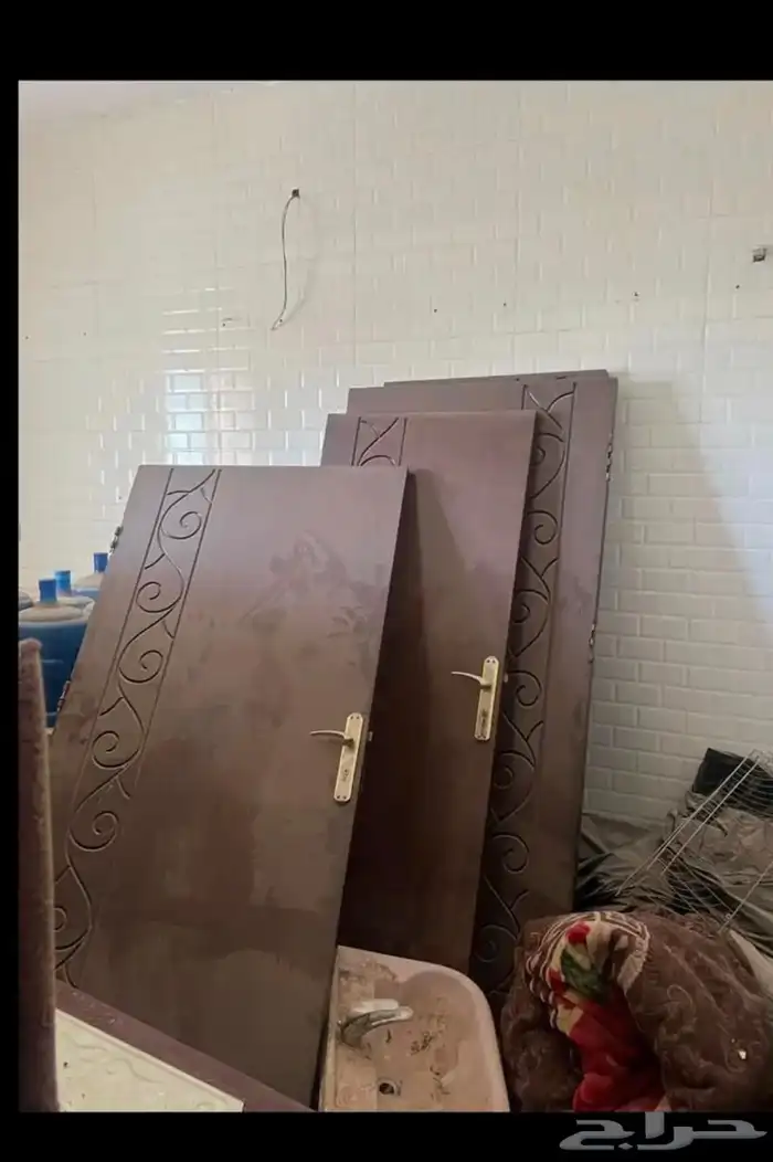 باب خشب مستعمل 3 ع السووم الباحه العقيق 0