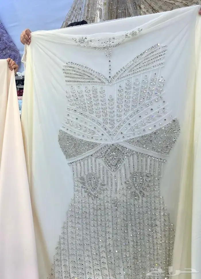 فستان سكري فخم وجميل اكمام طويله القماش فيه الموديل 5