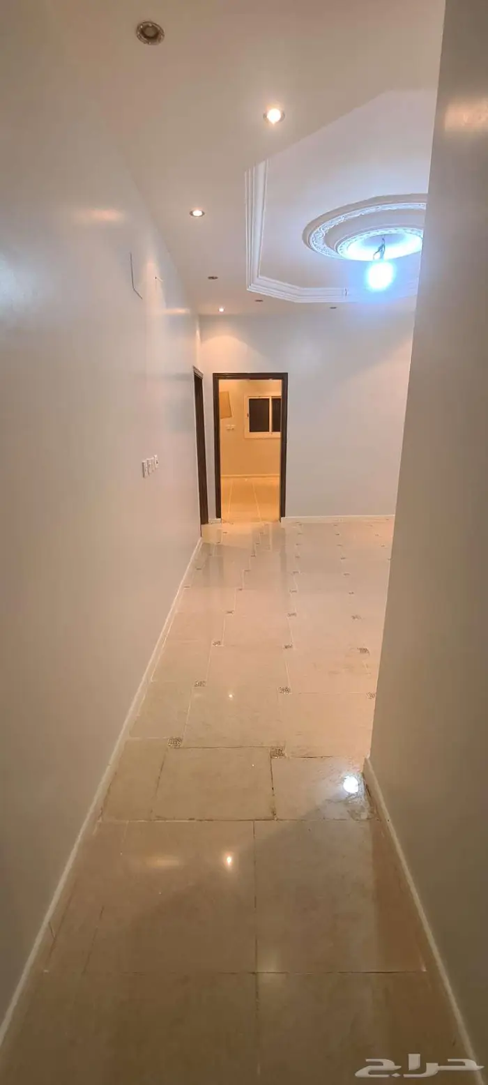 شقة عوائل مجدده للإيجار في حي الشوقية وكذلك غرفة عمالة 6
