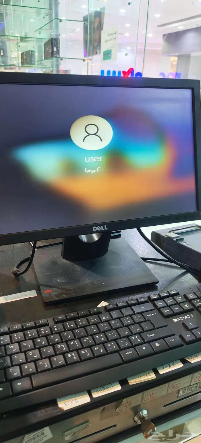 طاولات عرض كمبيوتر مكتبي للبيع 1