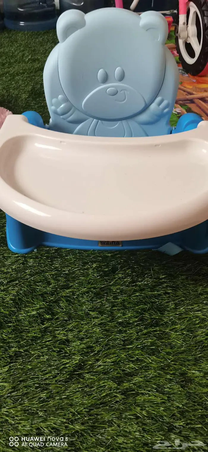 كرسي طعام بحاله ممتازه مع بايسكل اطفال ومجموعه العاب 0