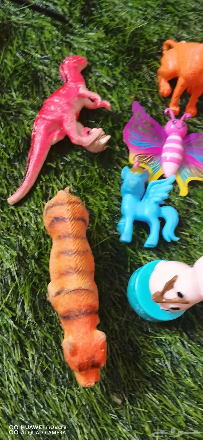 كرسي طعام بحاله ممتازه مع بايسكل اطفال ومجموعه العاب 15