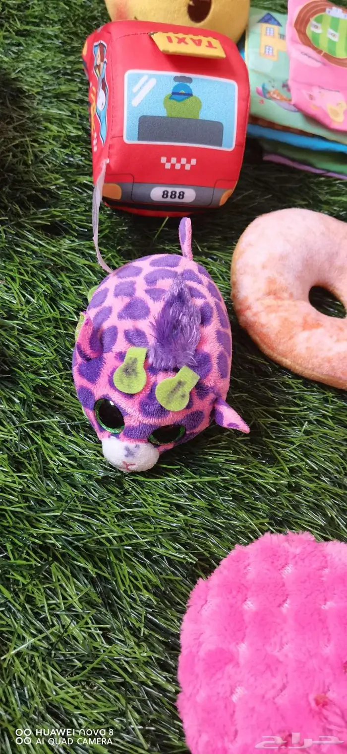 كرسي طعام بحاله ممتازه مع بايسكل اطفال ومجموعه العاب 25