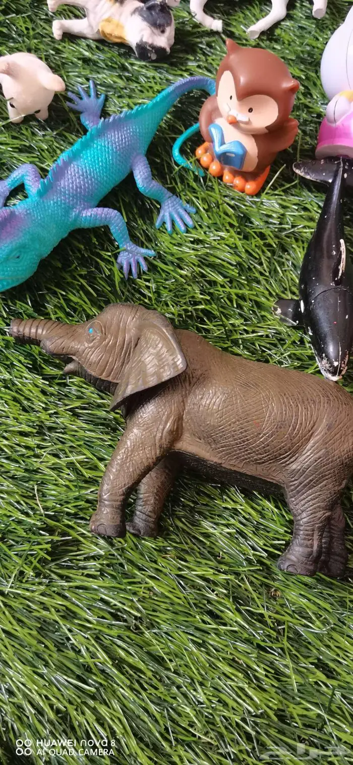 كرسي طعام بحاله ممتازه مع بايسكل اطفال ومجموعه العاب 37