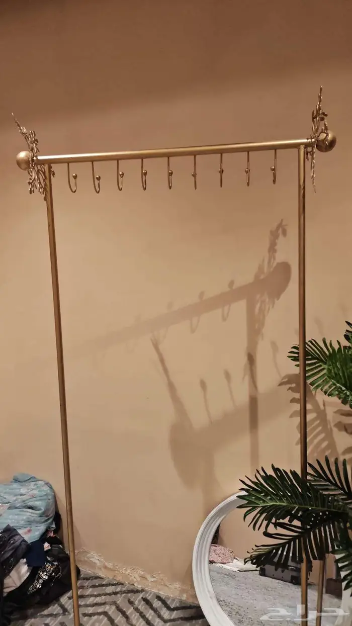 علاقه عبايات ومرايا للمدخل ستاند شاشه مودرن 0