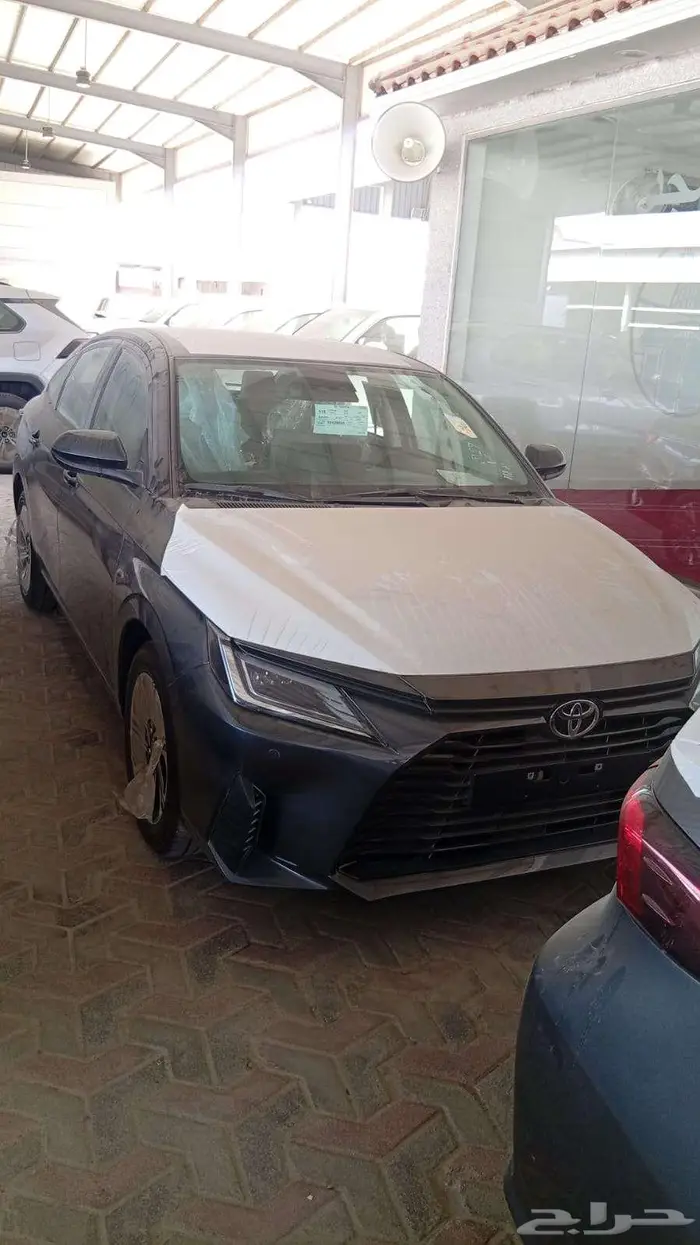 تويوتا يارس y.plus نص فل 2026 رمادى وفضى 4