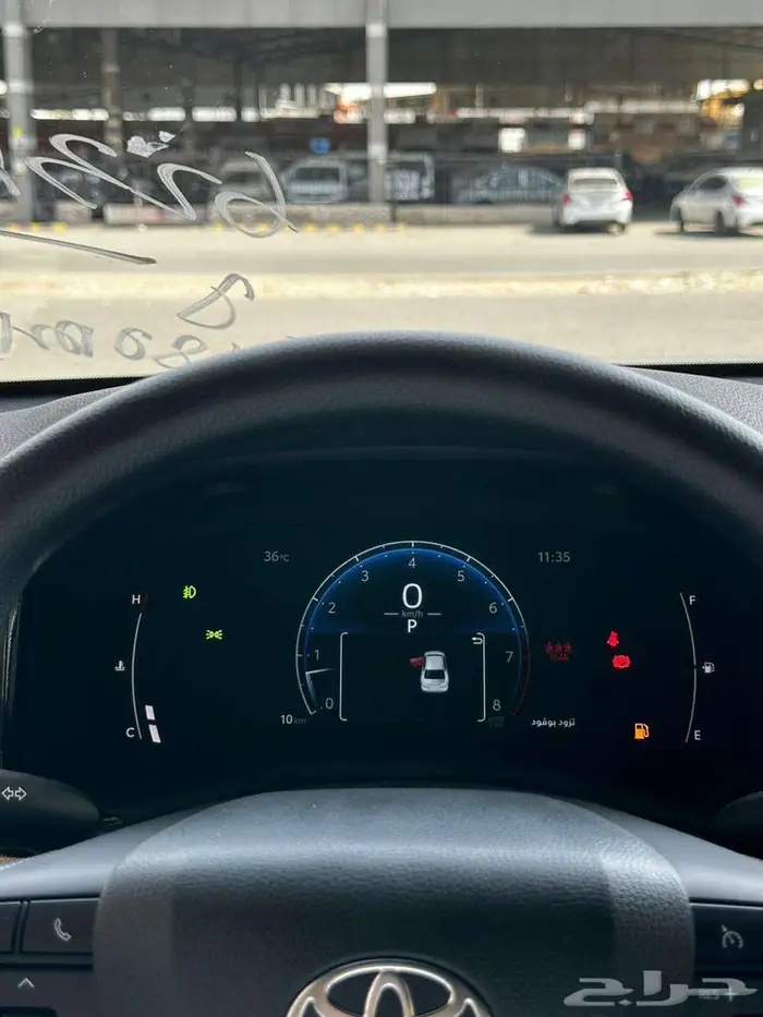 تويوتا كامري E بنزين موديل 2025 اسود 4