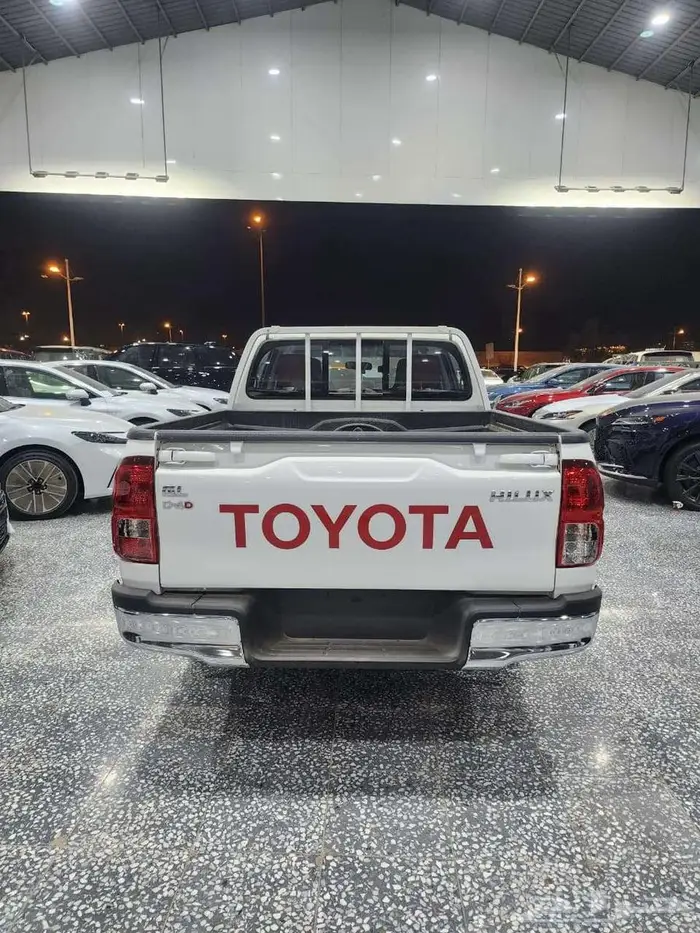 تويوتا هايلوكس GL غمارتين ديزل قير عادي 2025 السعر 89700 3