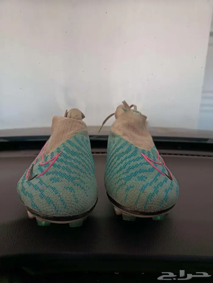 شوزات و جزمة كرة قدم 1