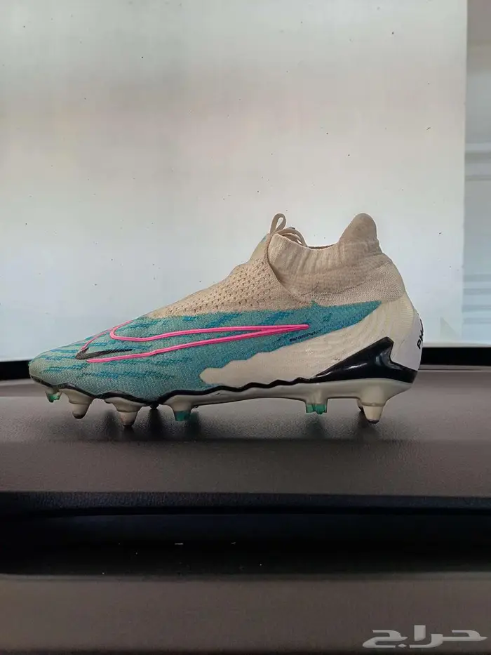 شوزات و جزمة كرة قدم 2