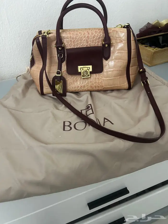 شنطة يد ماركة بونيا 0