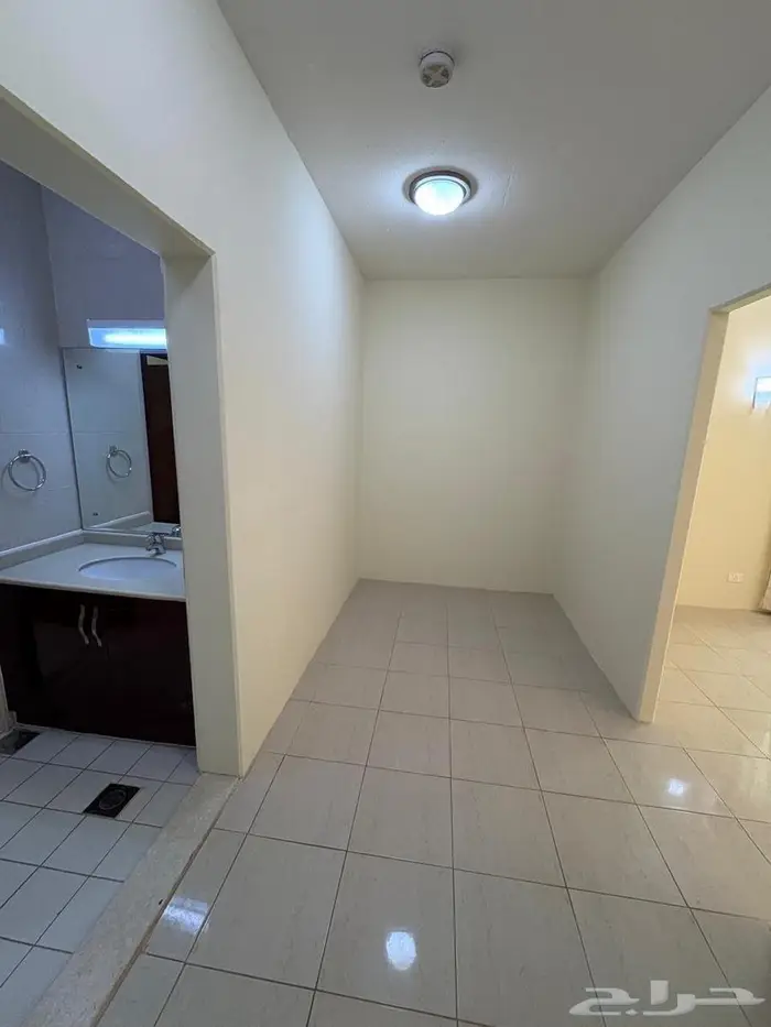 للبيع فيلا مميزه بصك حر في جلموده 6