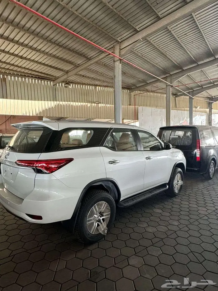 تويوتا فورتشنير GX2 بنزين دبل موديل 2025 4