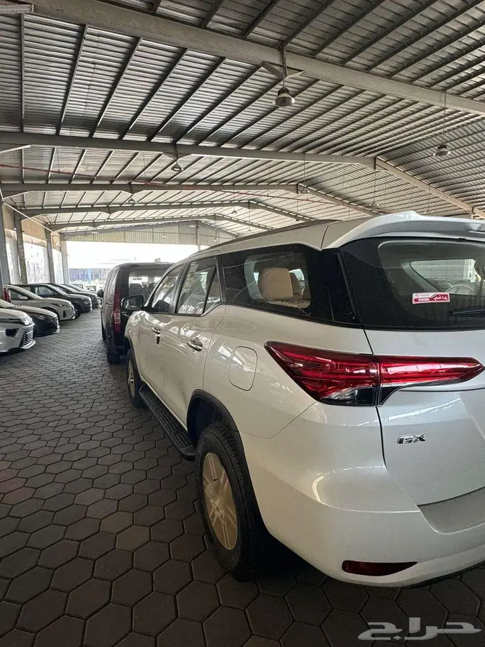 تويوتا فورتشنير GX2 بنزين دبل موديل 2025 3