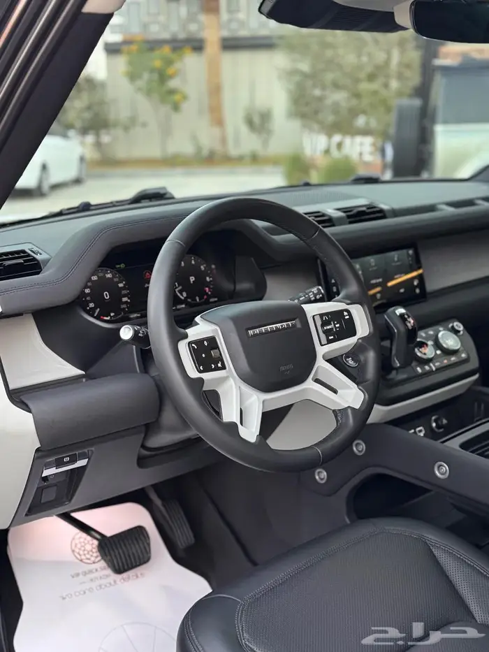 لاند روفر ديفندر - V4 -2023 5
