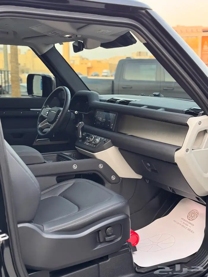 لاند روفر ديفندر - V4 -2023 4