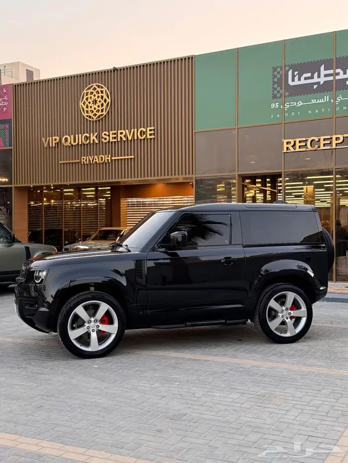 لاند روفر ديفندر - V4 -2023 9