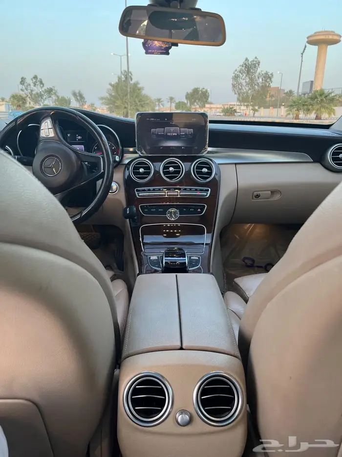 مرسيدس c200 موديل 2015 7