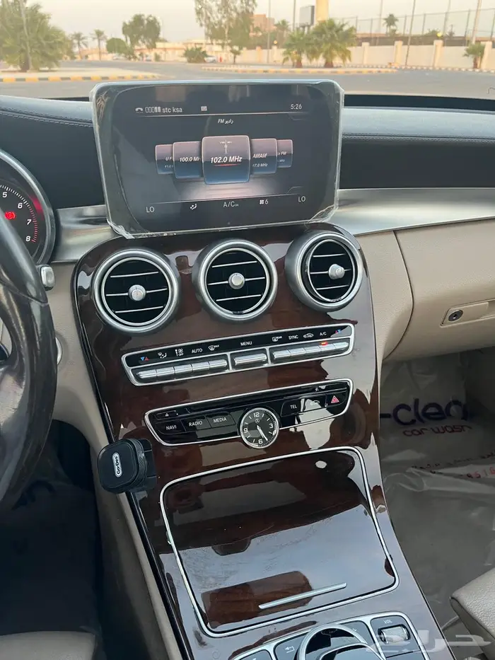 مرسيدس c200 موديل 2015 10