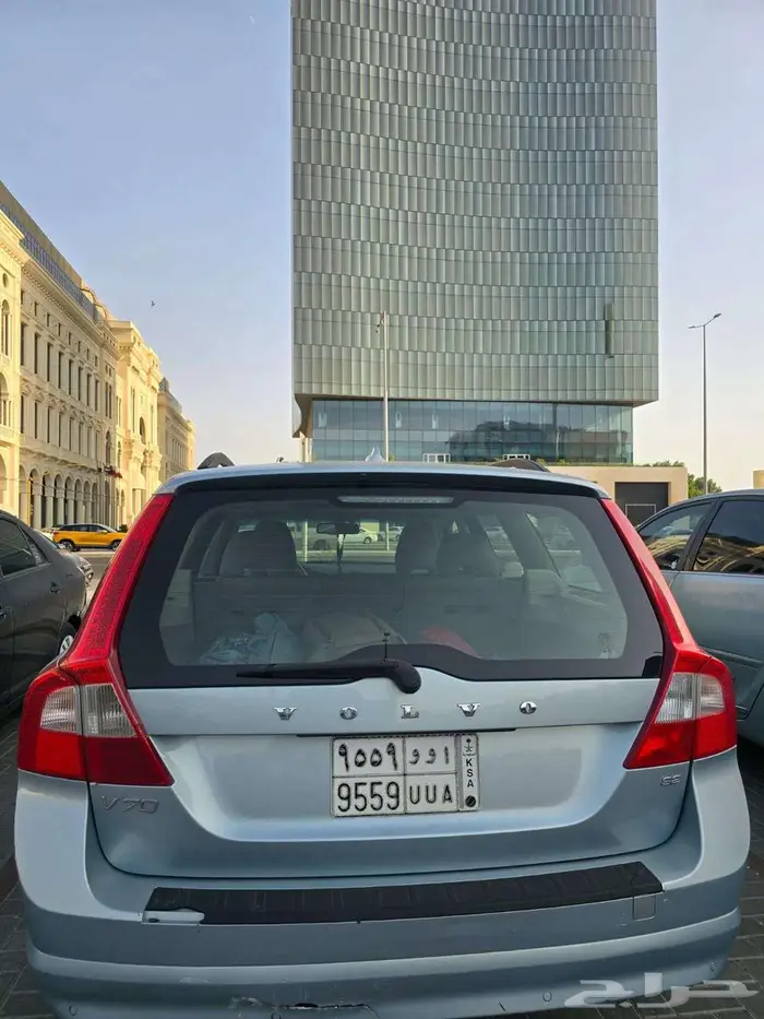 VOLVO فولفو V70 2009 3