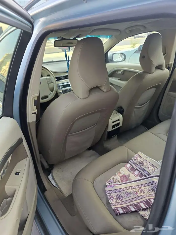 VOLVO فولفو V70 2009 4