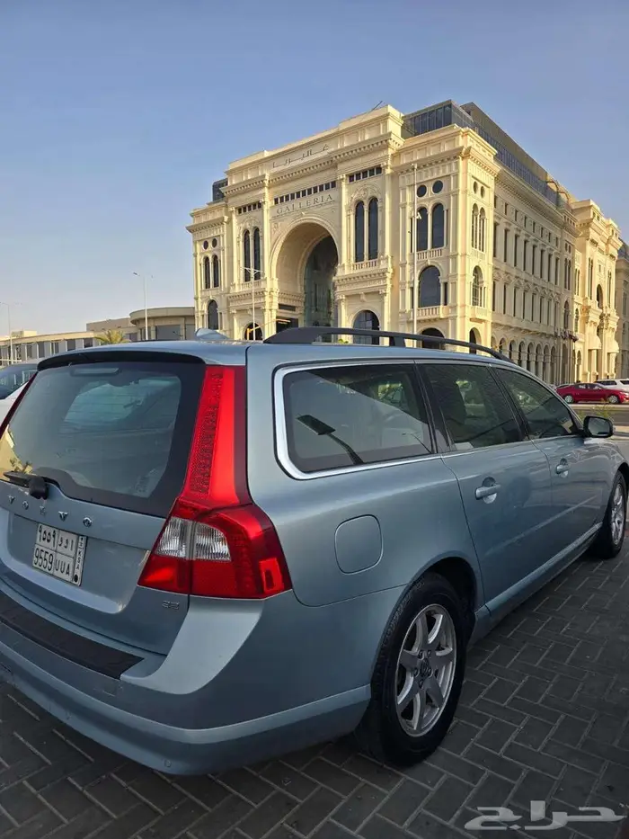 VOLVO فولفو V70 2009 0