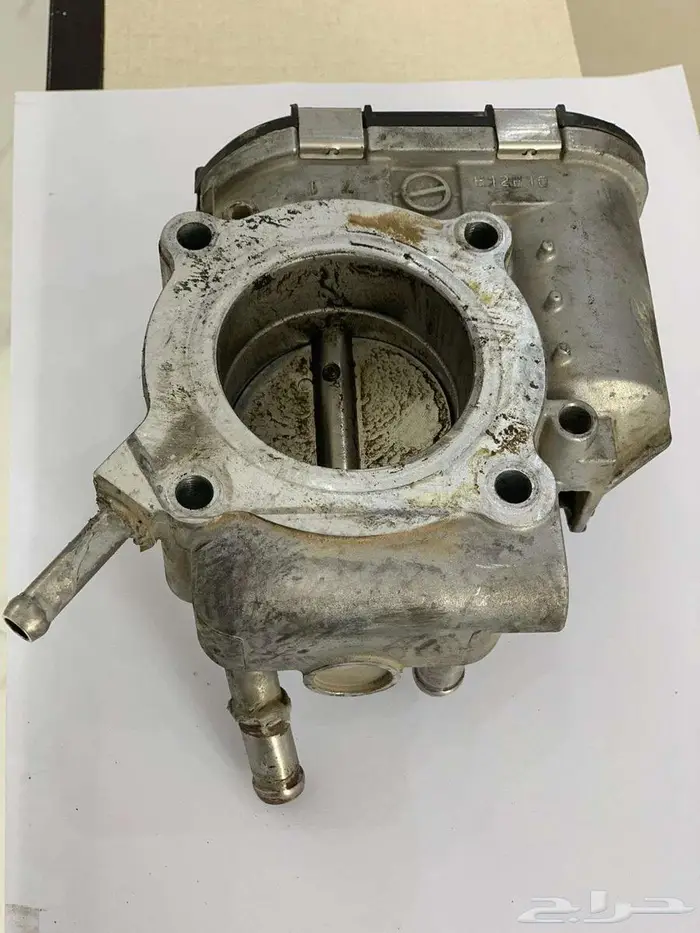 بوابة بنزين أصلية نظيفة تركب لسيارات سيراتو و النترا 1