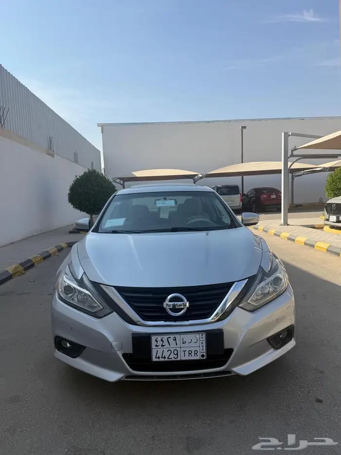 للبيع نيسان التيما موديل 2018 فل كامل 0