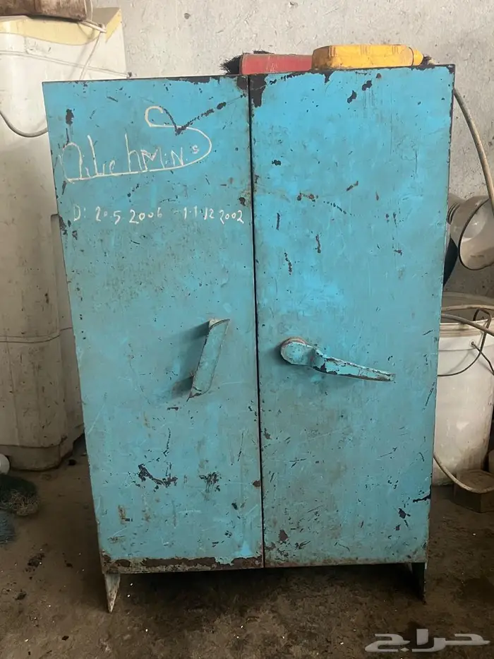 للبيع دولب حديد قديم 0