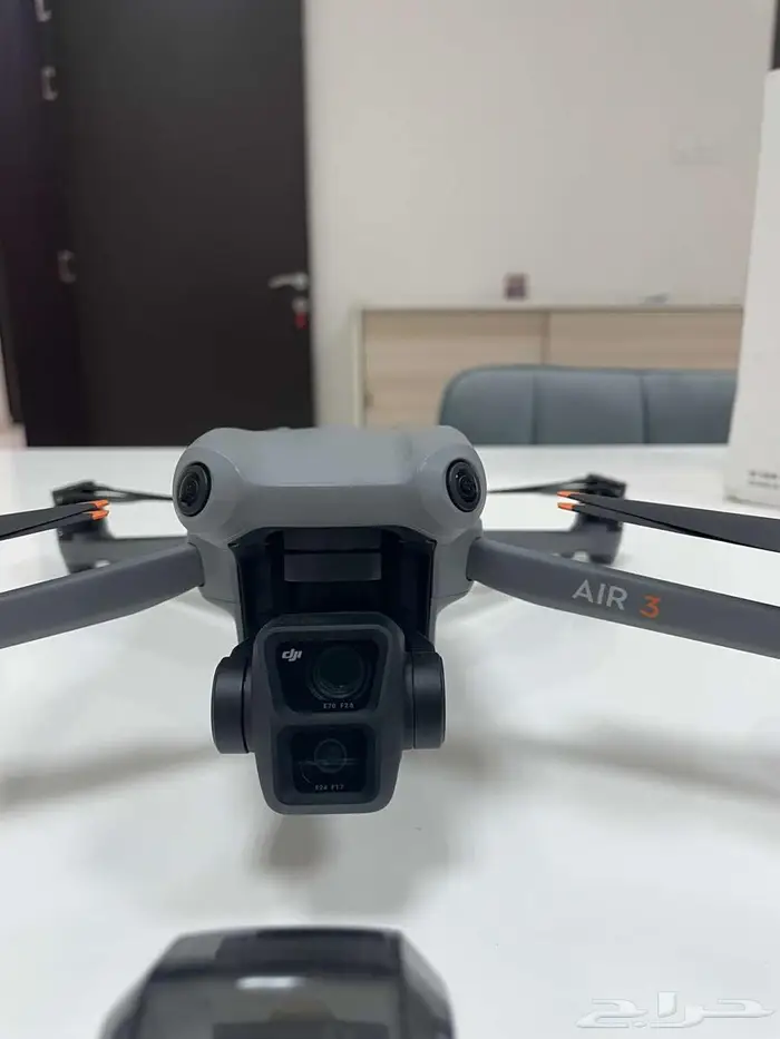 للبيع درون DJI Air 3 Fly More Combo مستخدم أسبوع 4