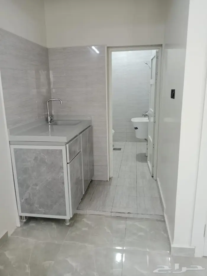 شقة للايجار بحي الخليج 2