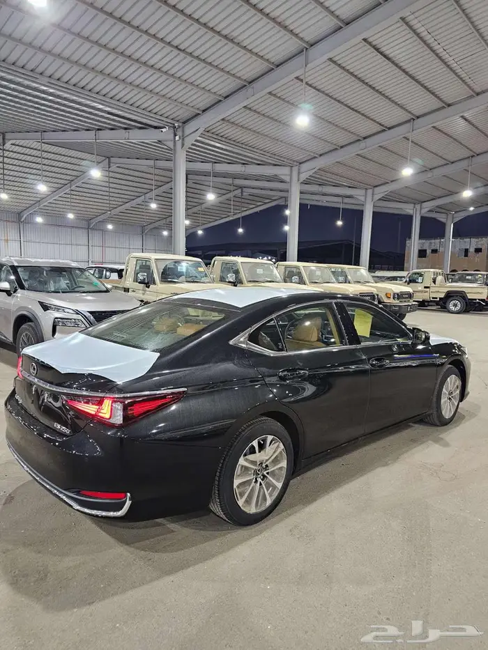 لكزس اي اس 250 موديل 2025 3