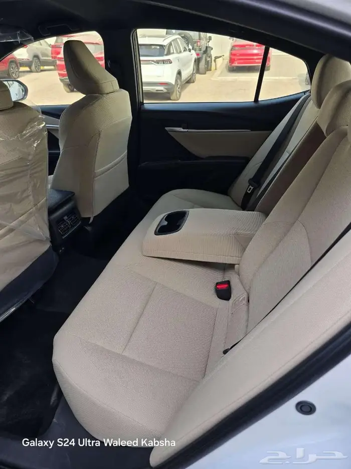 تويوتا كامري E بنزين 2025 10