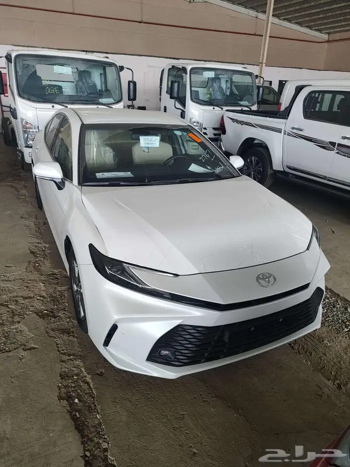 تويوتا كامري E بنزين 2025 بسعر مميز للكاش 0