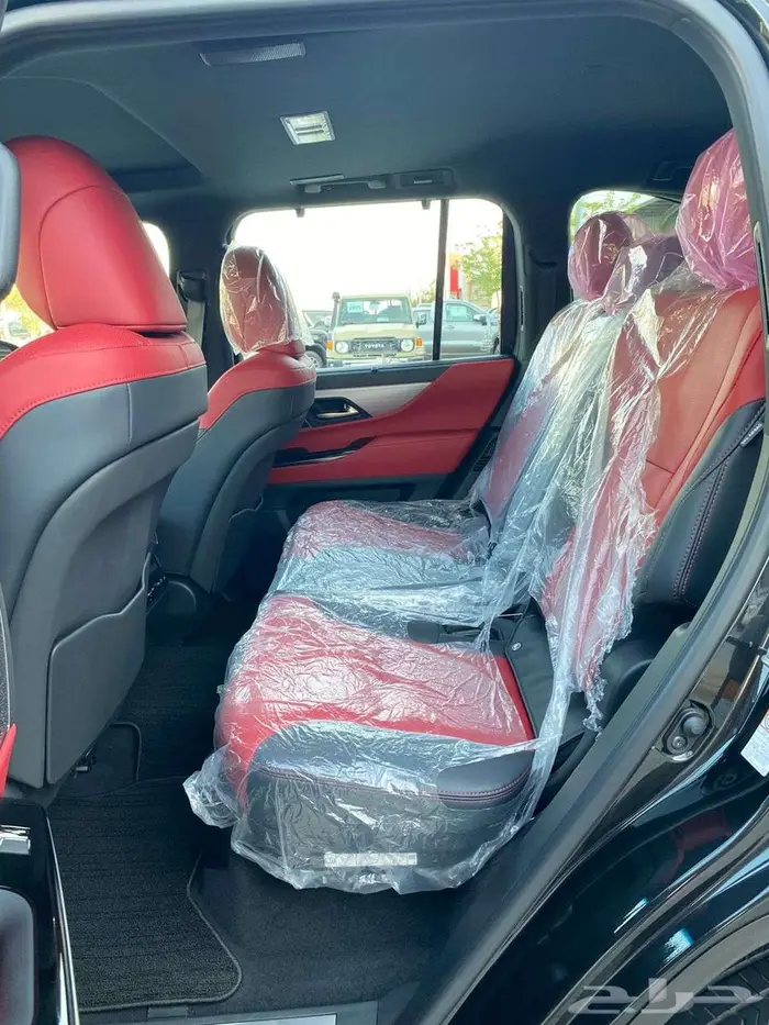 لكزس اف اسبوت الساير موديل 2025 عداد 10 الاف كم فقط 14