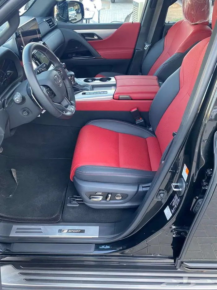 لكزس اف اسبوت الساير موديل 2025 عداد 10 الاف كم فقط 7