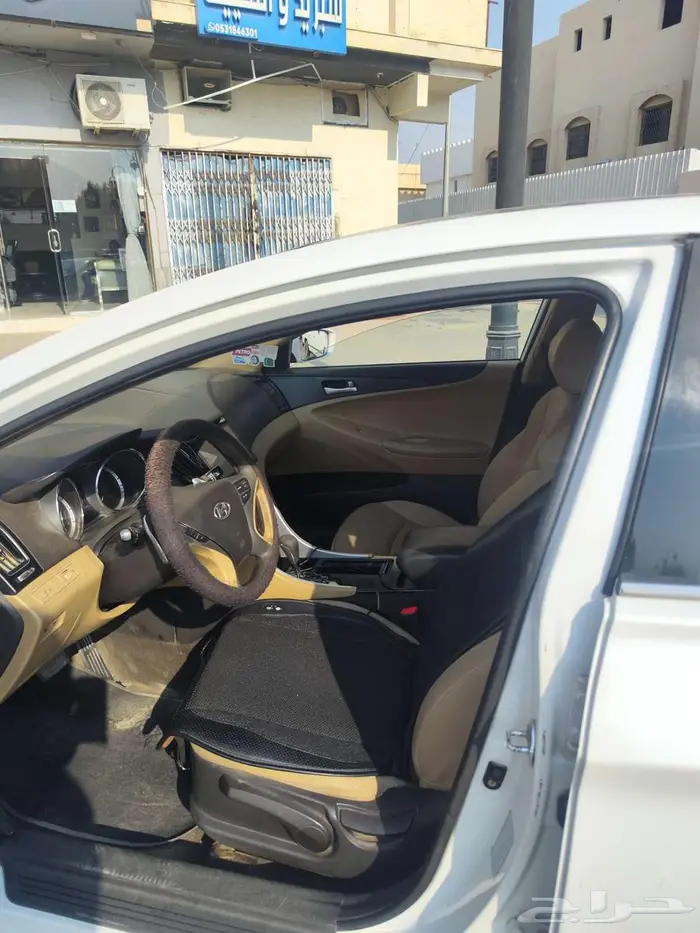 سوناتا 2011 ابيض نص فل للبيع 3